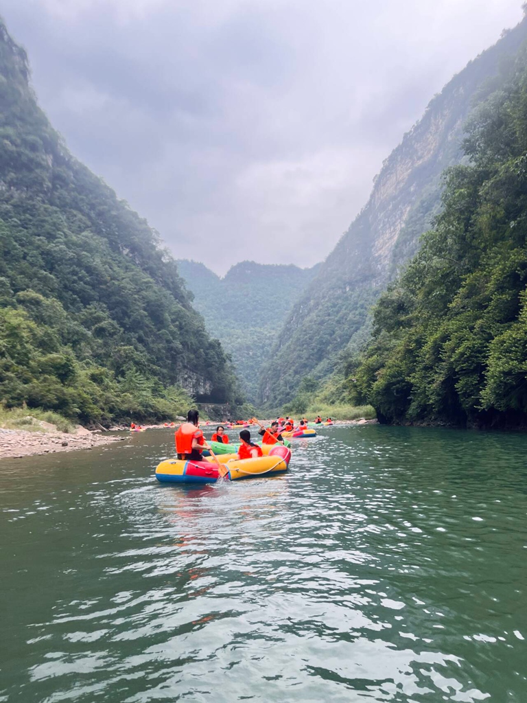 2025.8月集團年中會“響馬河漂流”
